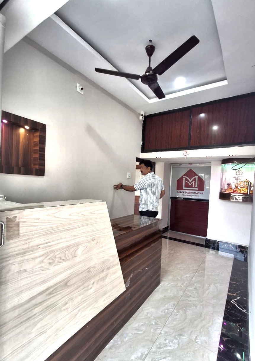 Lodge Madhumagna lobby and reception area